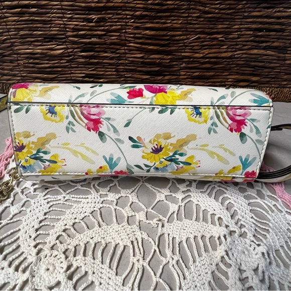 Steve Madden Floral Blexi Crossbody Bag Purse - Picture 7 of 14